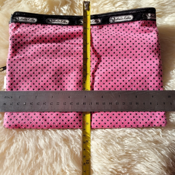 Free✨️Hello kitty vintage pouch 3 zipper compartments - Picture 7 of 7